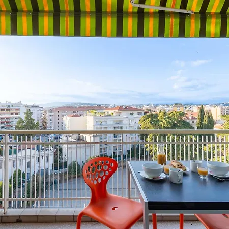 דירה 1-br With Terrace Near Centre *