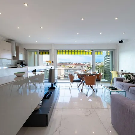 דירה 1-br With Terrace Near Centre קאן