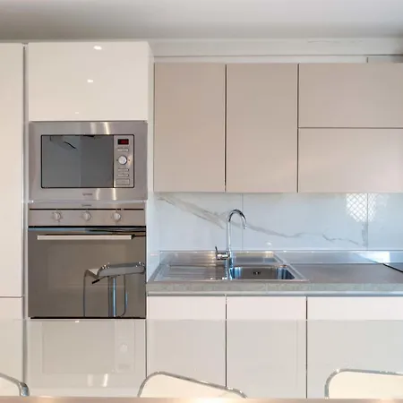 דירה 1-br With Terrace Near Centre קאן