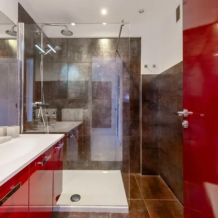 דירה 1-br With Terrace Near Centre *